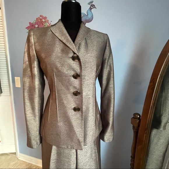 Kasper size 4.  Brown with gold hints of color pant suit * business suit - Picture 2 of 14
